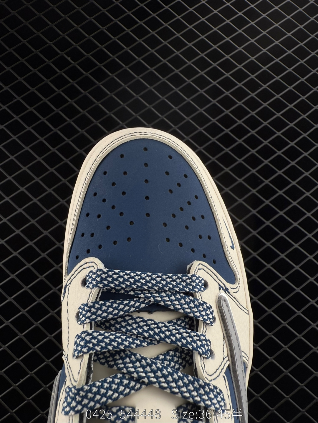 Travis Scott x Air Jordan 1 ” Reverse Mocha “